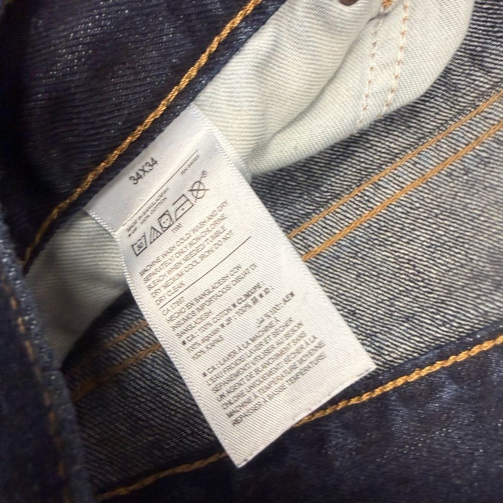 Old Navy men’s size 34 x 34” Classic Blue Denim Jeans loose fit - Picture 2 of 10